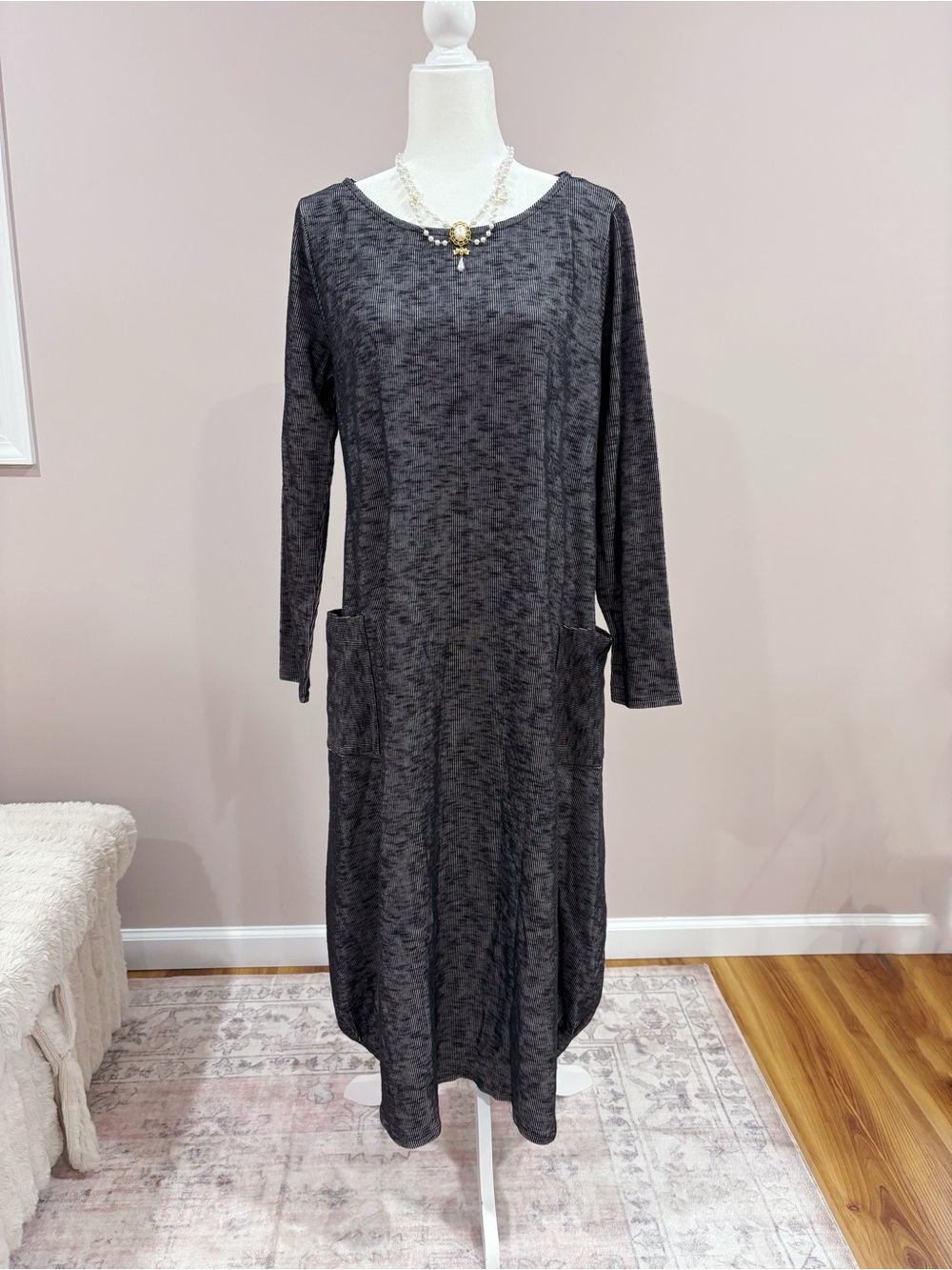 Women's Long Sleeve Charcoal Knit Pocket Dress
